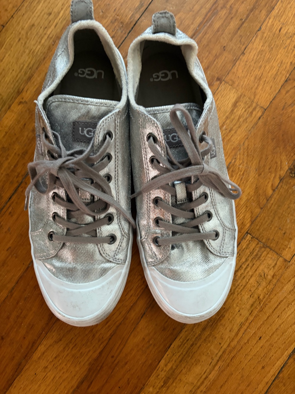 UGG womens Silver Metallic Lace-Up Sneakers 9.5 cute- good shape. Summer jackpot